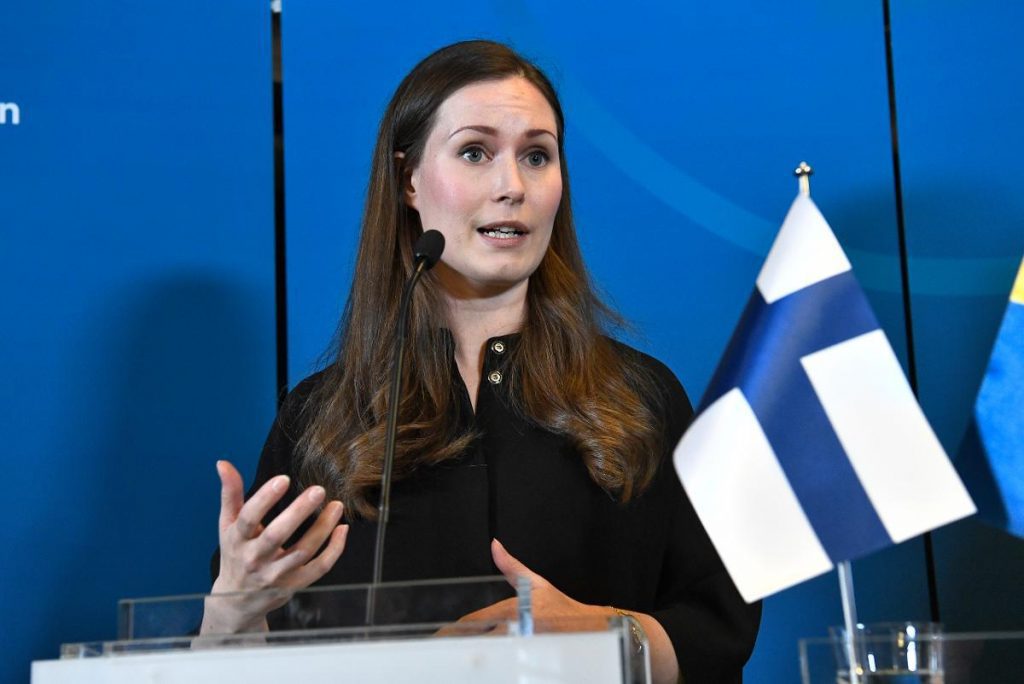 Sanna Marin primera ministra finlandia toma medidas contra covid-19